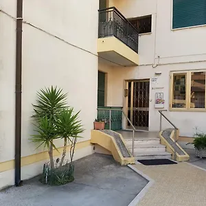 https://sottomarina-beach-apartment.hotelinveneto.com